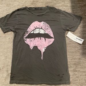 Vici collection distressed oversized tee